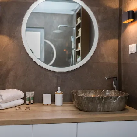 Lucija Апартаменти