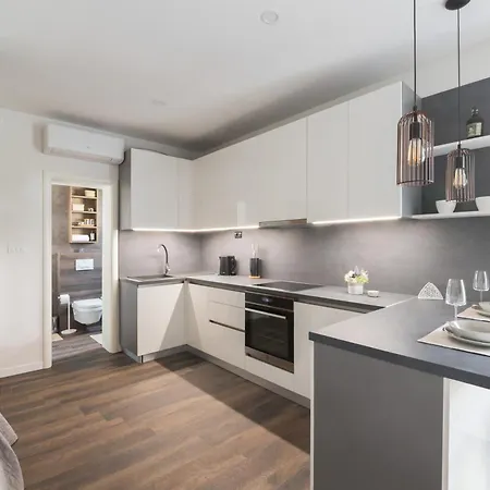 Lucija Апартаменти